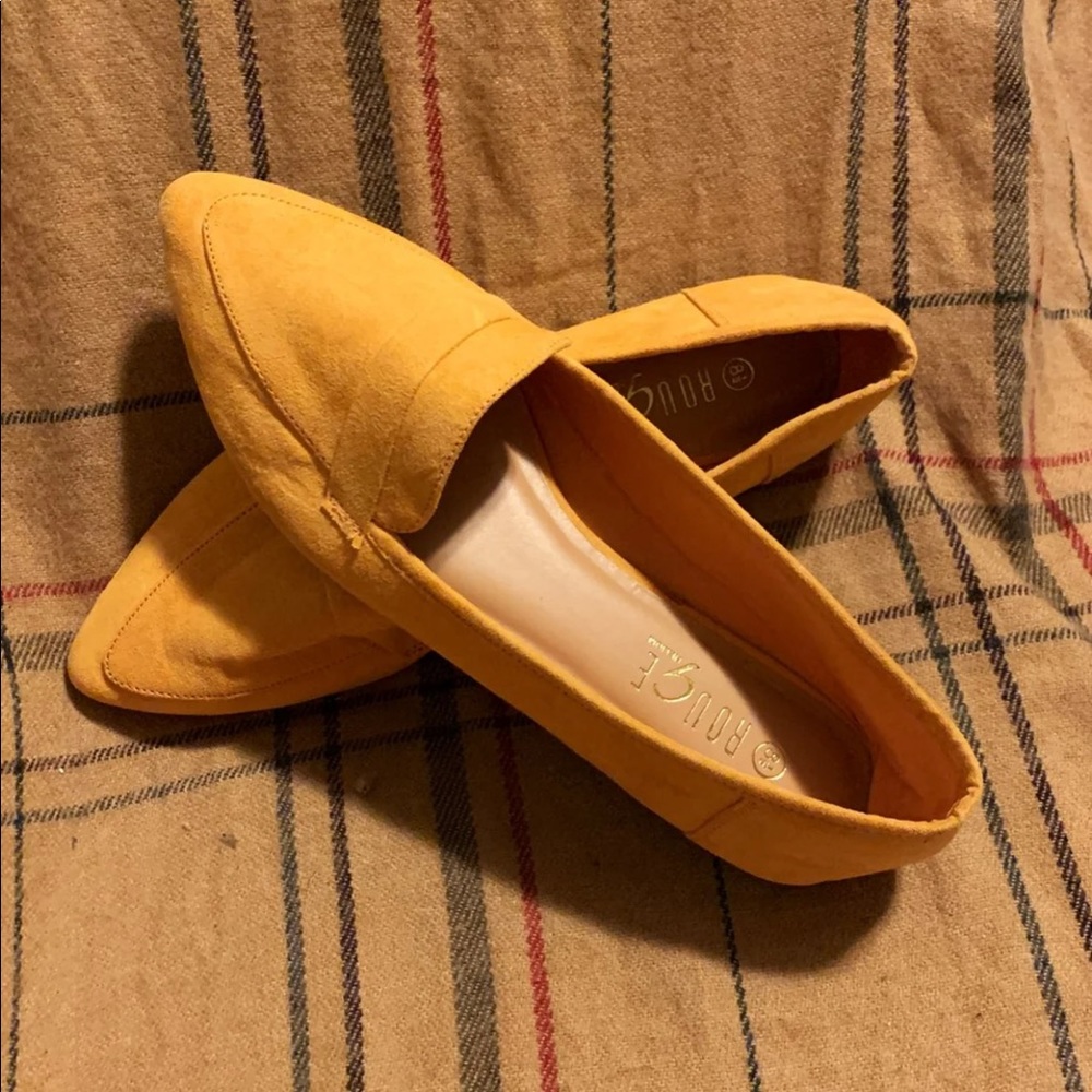Shoes / Flats